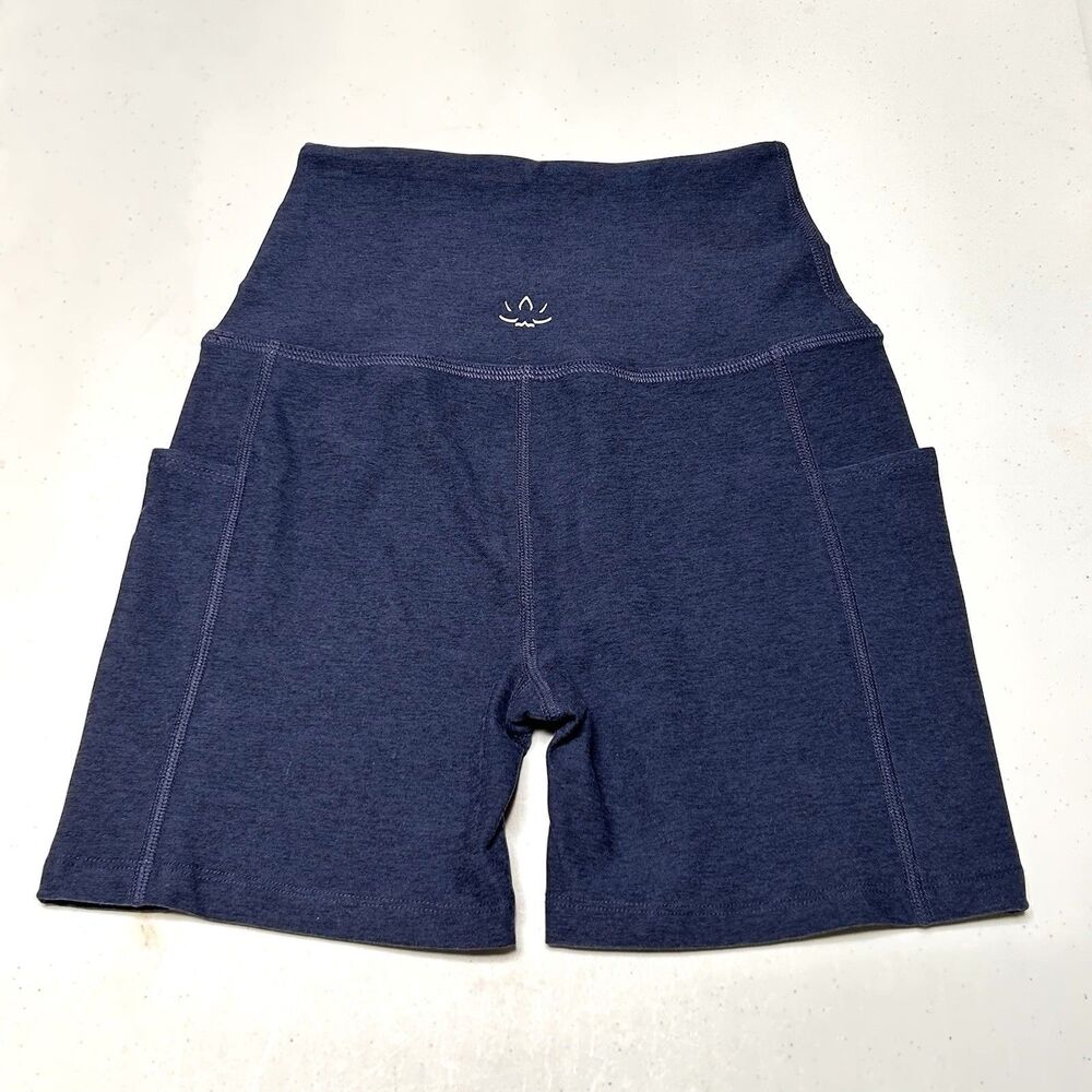 Beyond Yoga Space Dye Biker Shorts Womens Small Blue High Rise Pockets Yoga - Picture 2 of 8